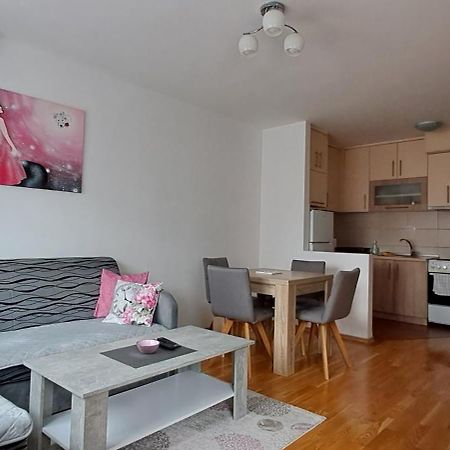Stan Na Dan Nevena Apartment Lukavica ภายนอก รูปภาพ