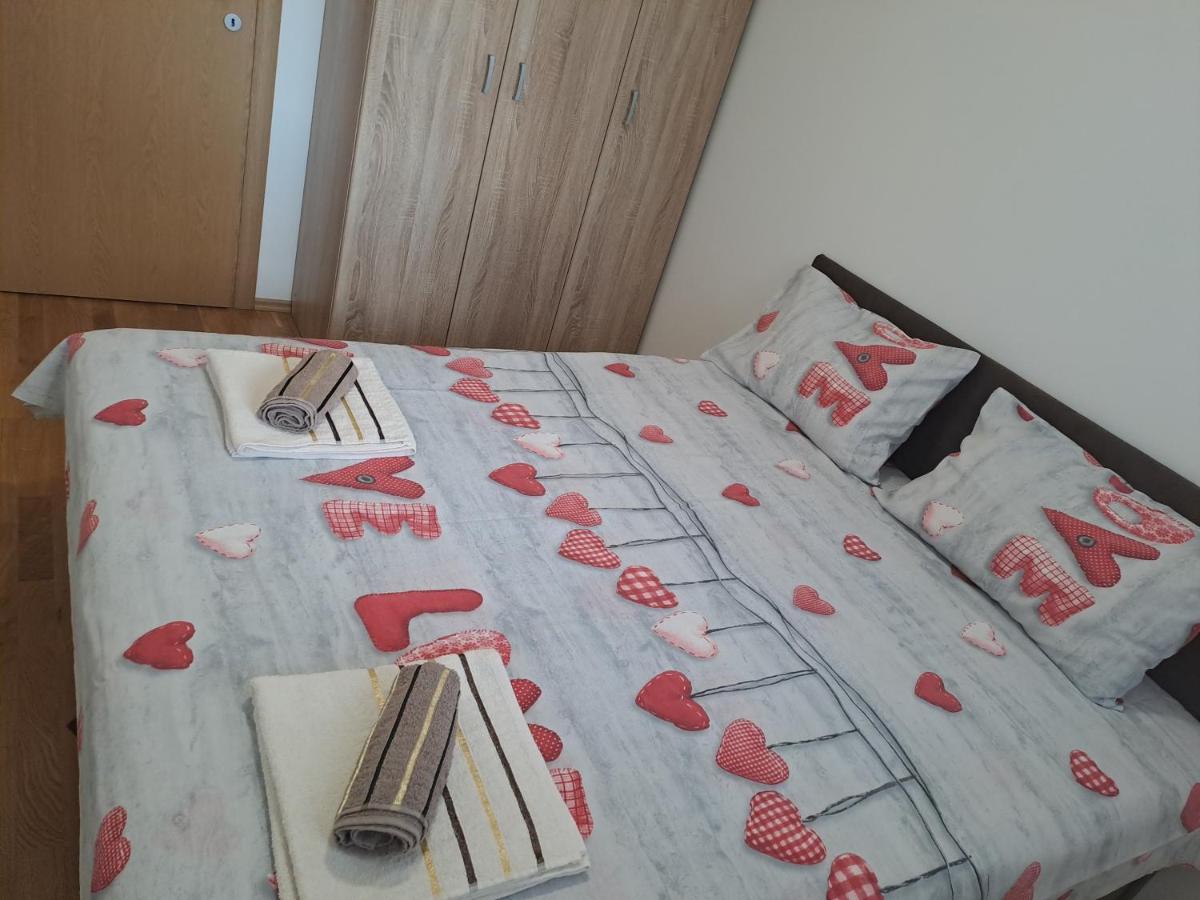 Stan Na Dan Nevena Apartment Lukavica ภายนอก รูปภาพ